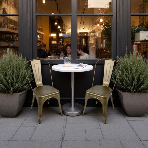 Bistrostol udendørs behandlet
